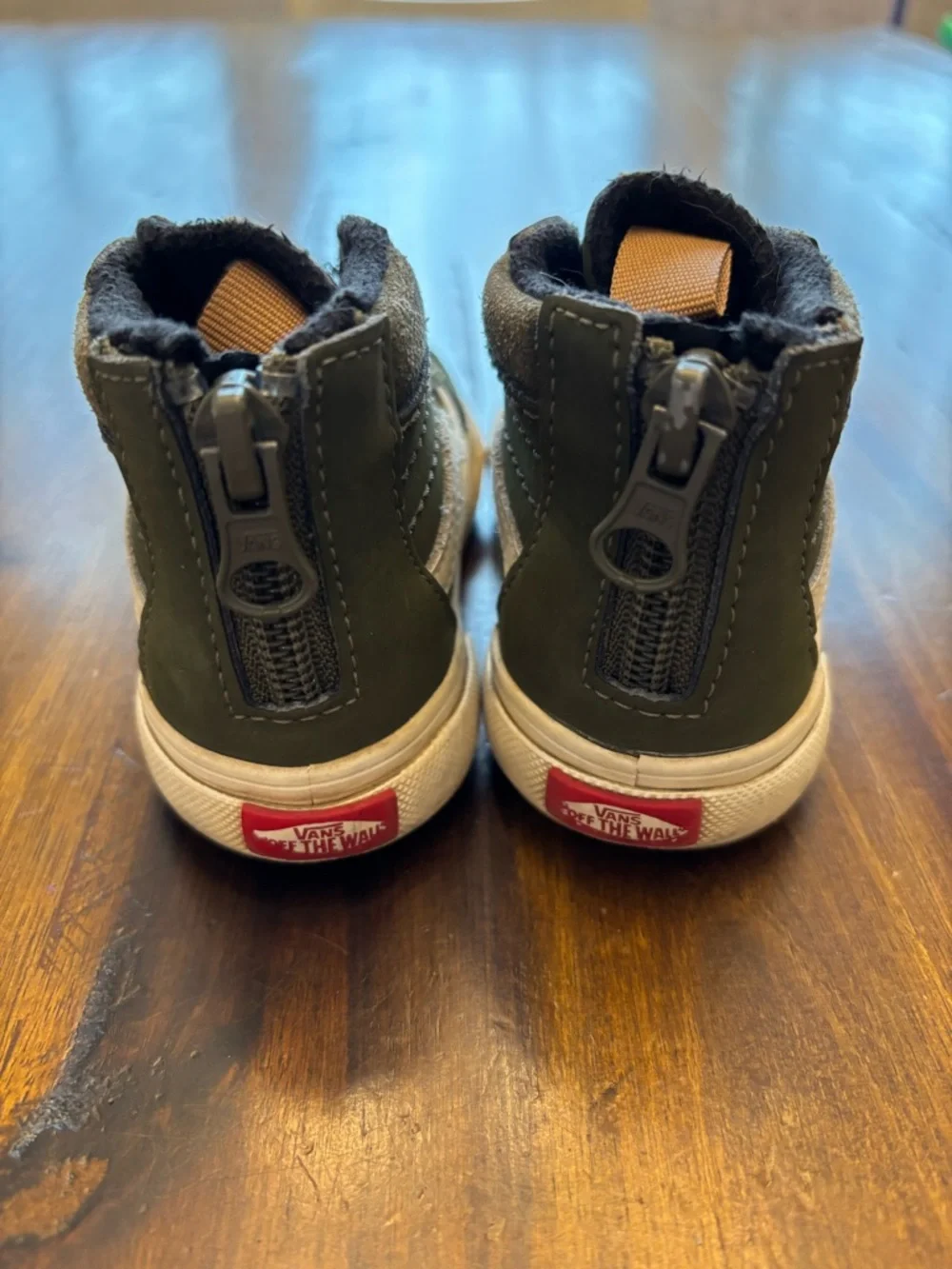 Size 6 Vans - Picture 2 of 5